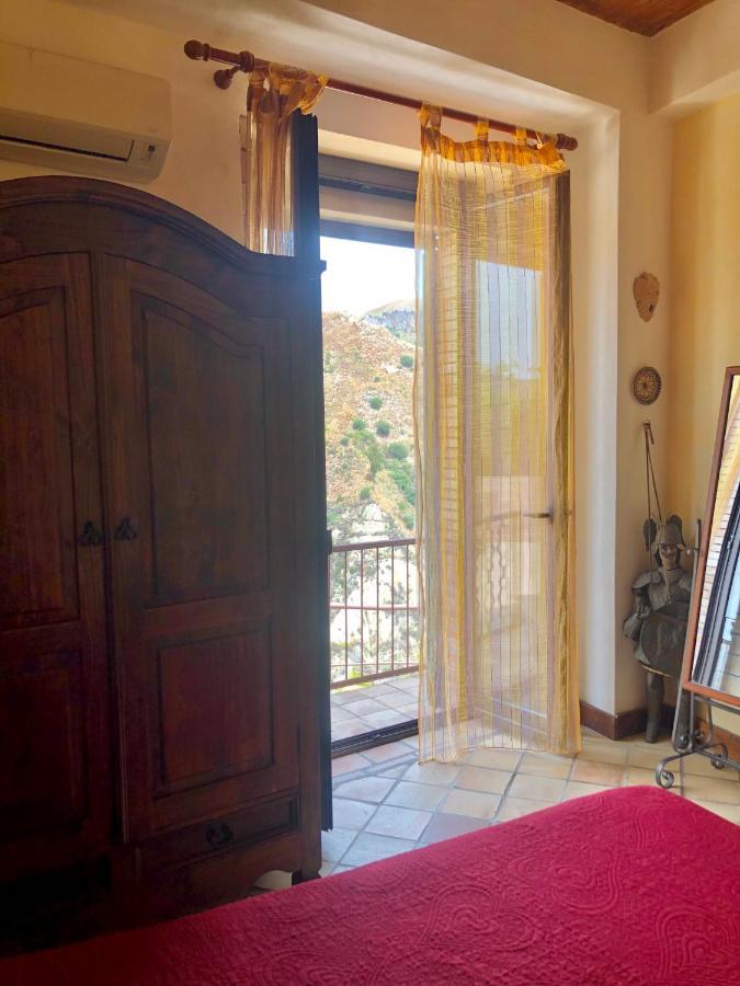 Bed & Breakfast Almoezia Charming Taormina