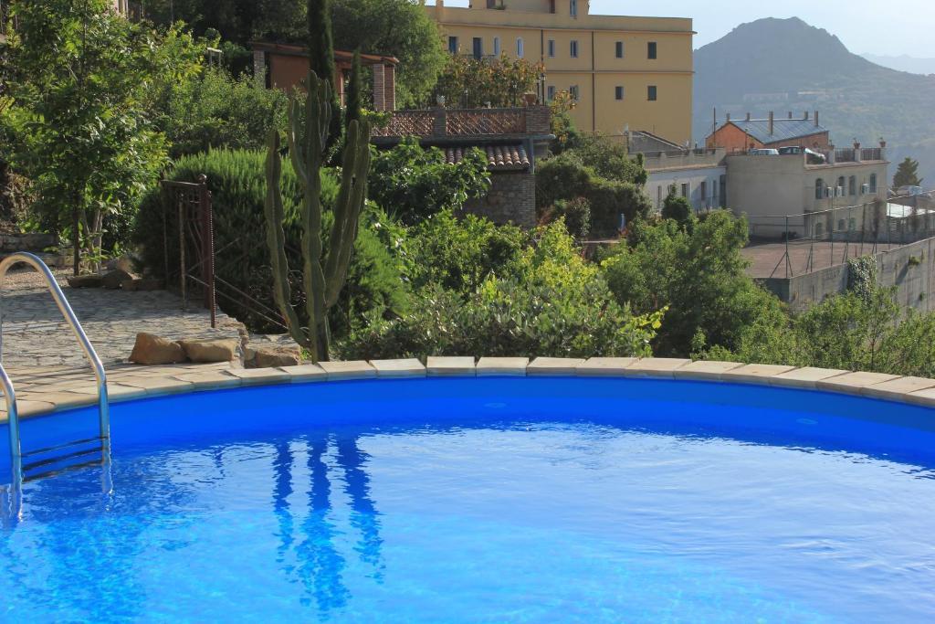 Bed & Breakfast Almoezia Charming