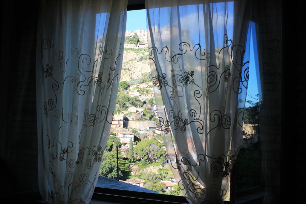 Bed & Breakfast Almoezia Charming Taormina