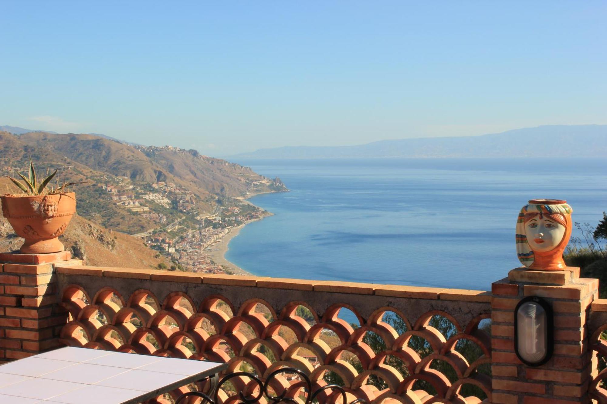 Almoezia Charming Taormina