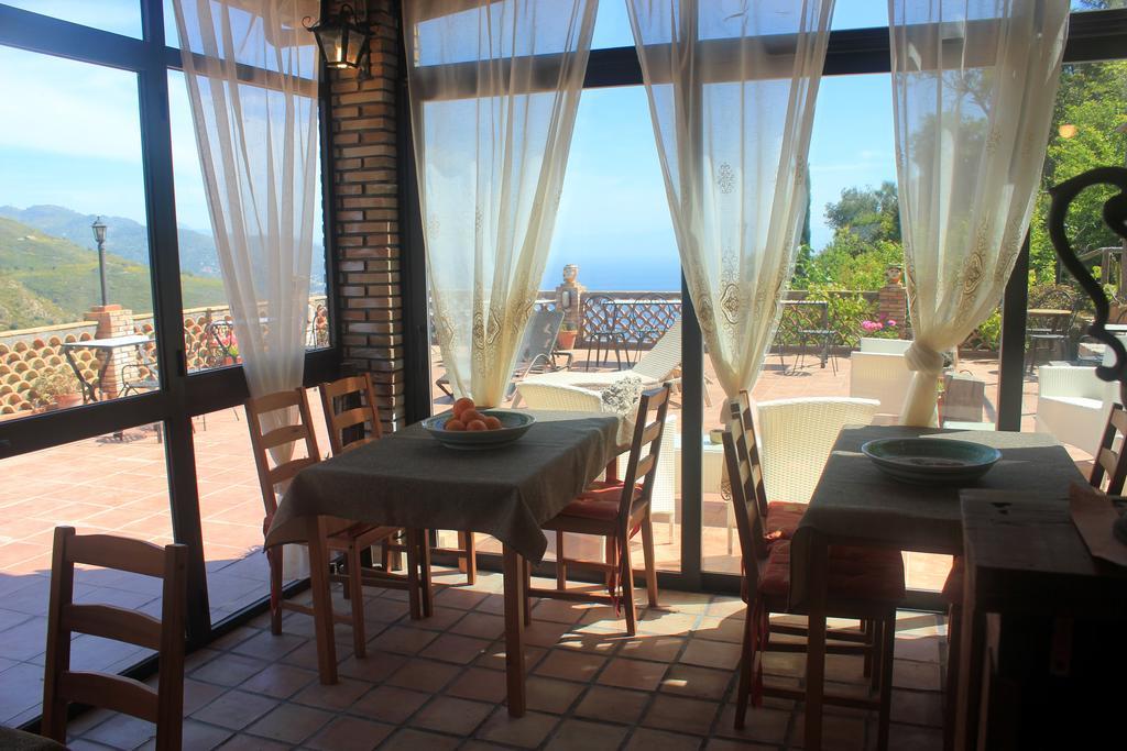 Almoezia Charming * Taormina